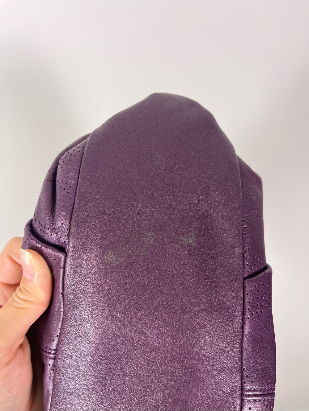 Coach Signature Perforated Plum Leather Shoulder Bag Hobo Logo Keychain - Picture 15 of 15